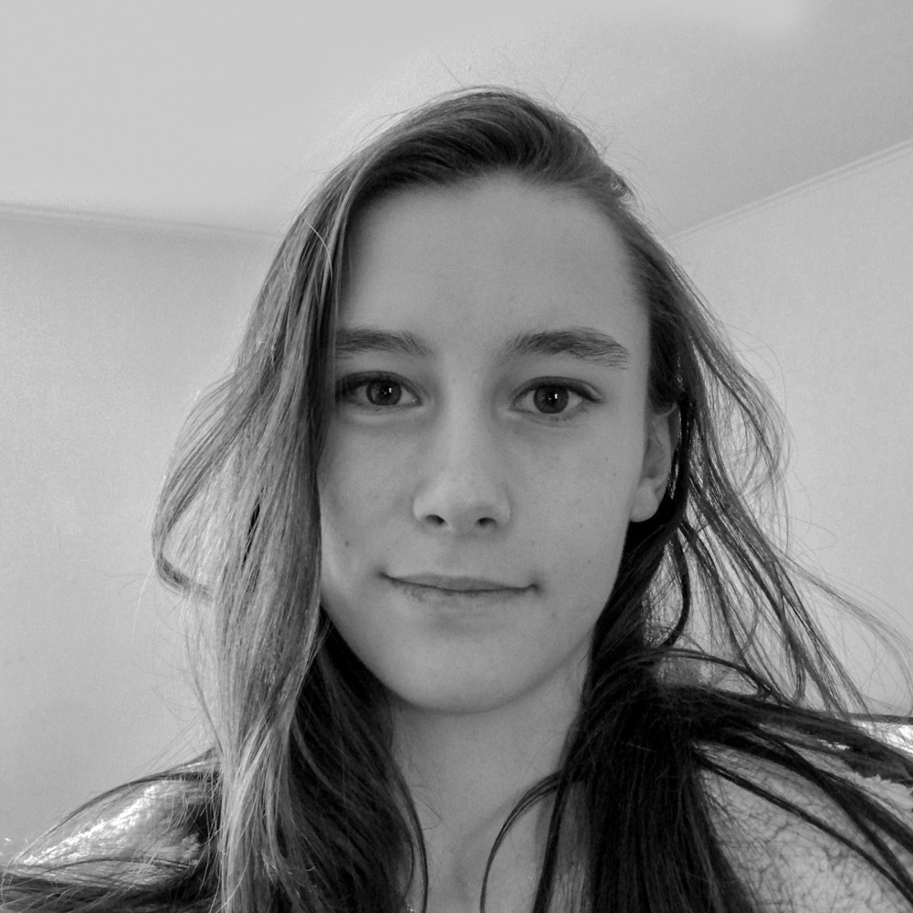Lara Bourdon